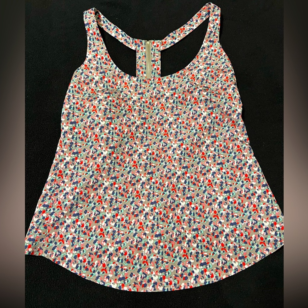 Love on a Hanger Juniors top. Size XS